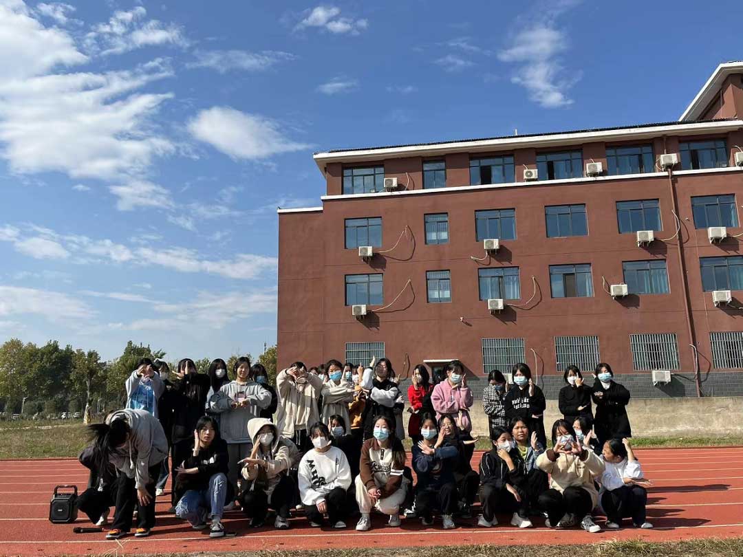 鄭州愛嬰幼師：2022年，生命中感恩有你